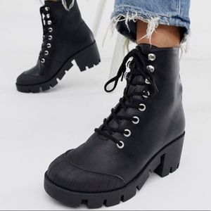 ASOS DESIGN Ripple chunky lace up boots in black